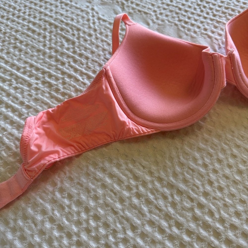 Victoria's Secret Bra Bundle 32D - Picture 6 of 13